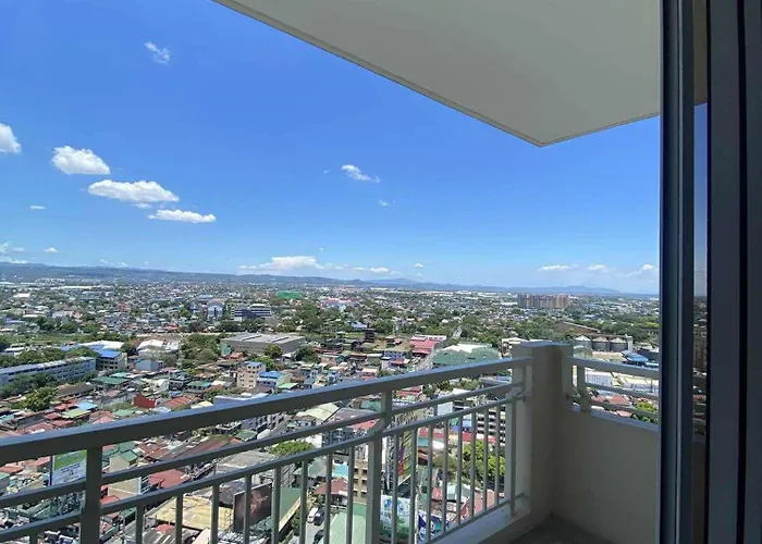 Aparthotel Family-ready Skyline Retreat Near Bgc With Free Parking 4*