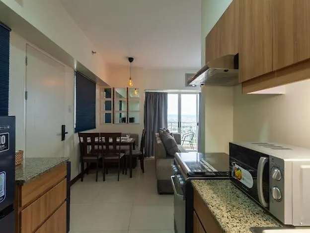 Family-ready Skyline Retreat Near Bgc With Free Parking Aparthotel Manila