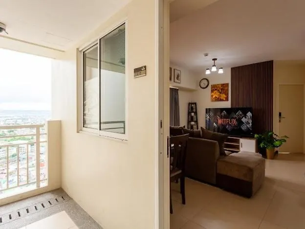 Aparthotel Family-ready Skyline Retreat Near Bgc With Free Parking Manila