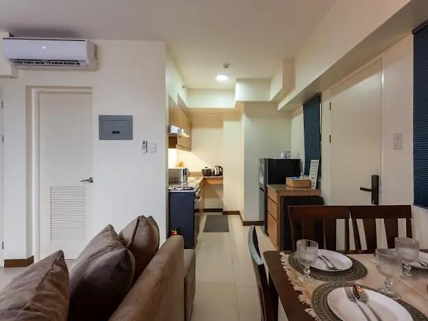 Family-ready Skyline Retreat Near Bgc With Free Parking Aparthotel Manila