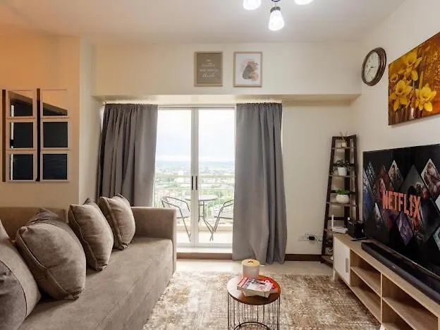 Family-ready Skyline Retreat Near Bgc With Free Parking