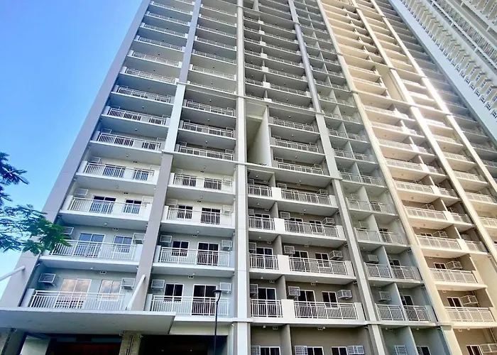Family-ready Skyline Retreat Near Bgc With Free Parking Aparthotel Manila